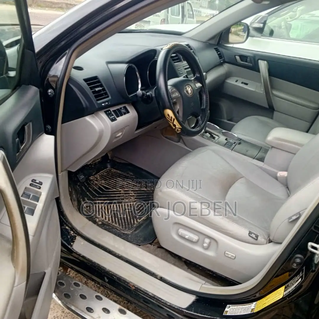 Toyota Highlander Sport 2010 Black