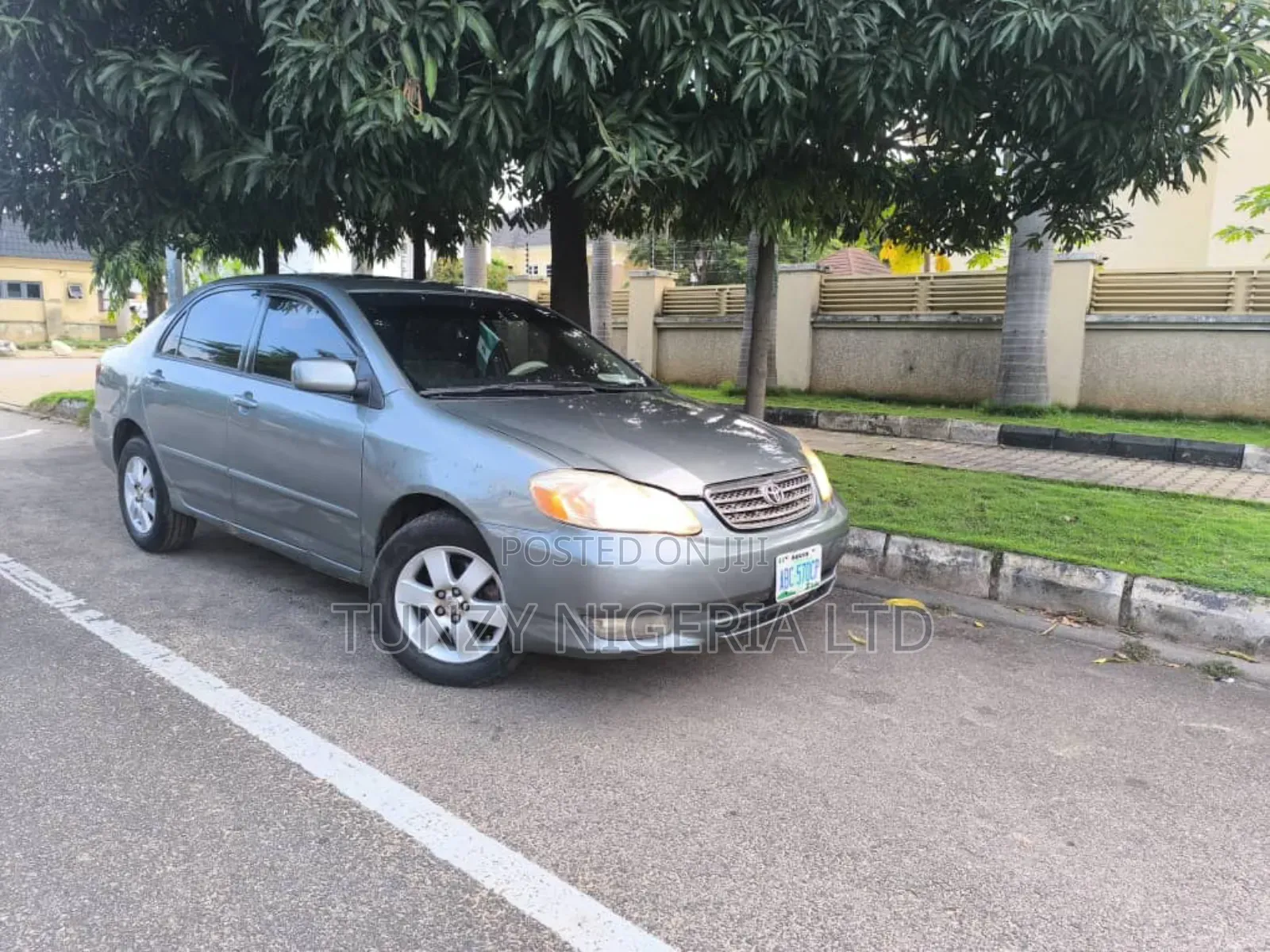 Toyota Corolla 2004 Gray