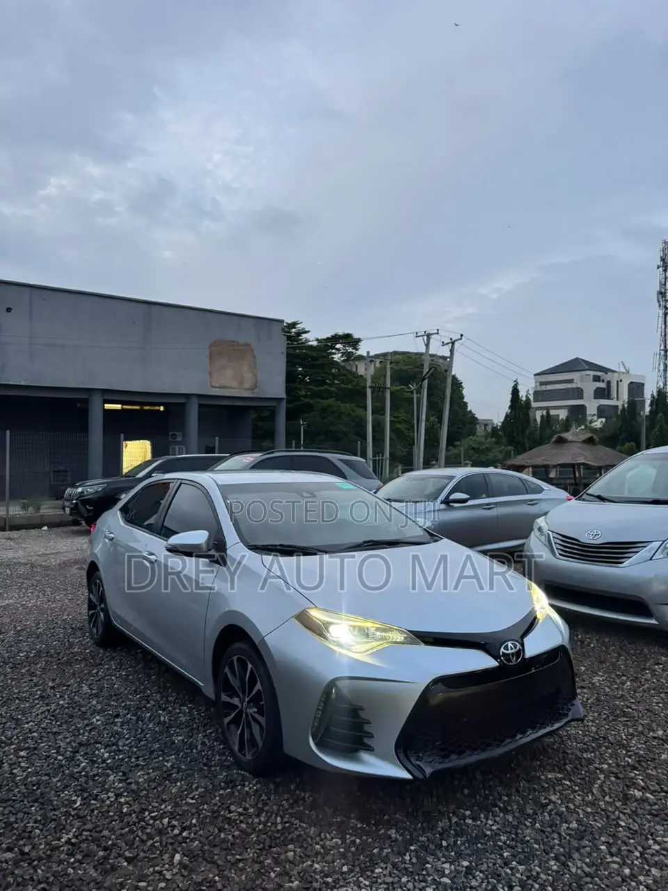 Toyota Corolla SE 4dr Sedan (1.8L 4cyl CVT) 2017 Silver