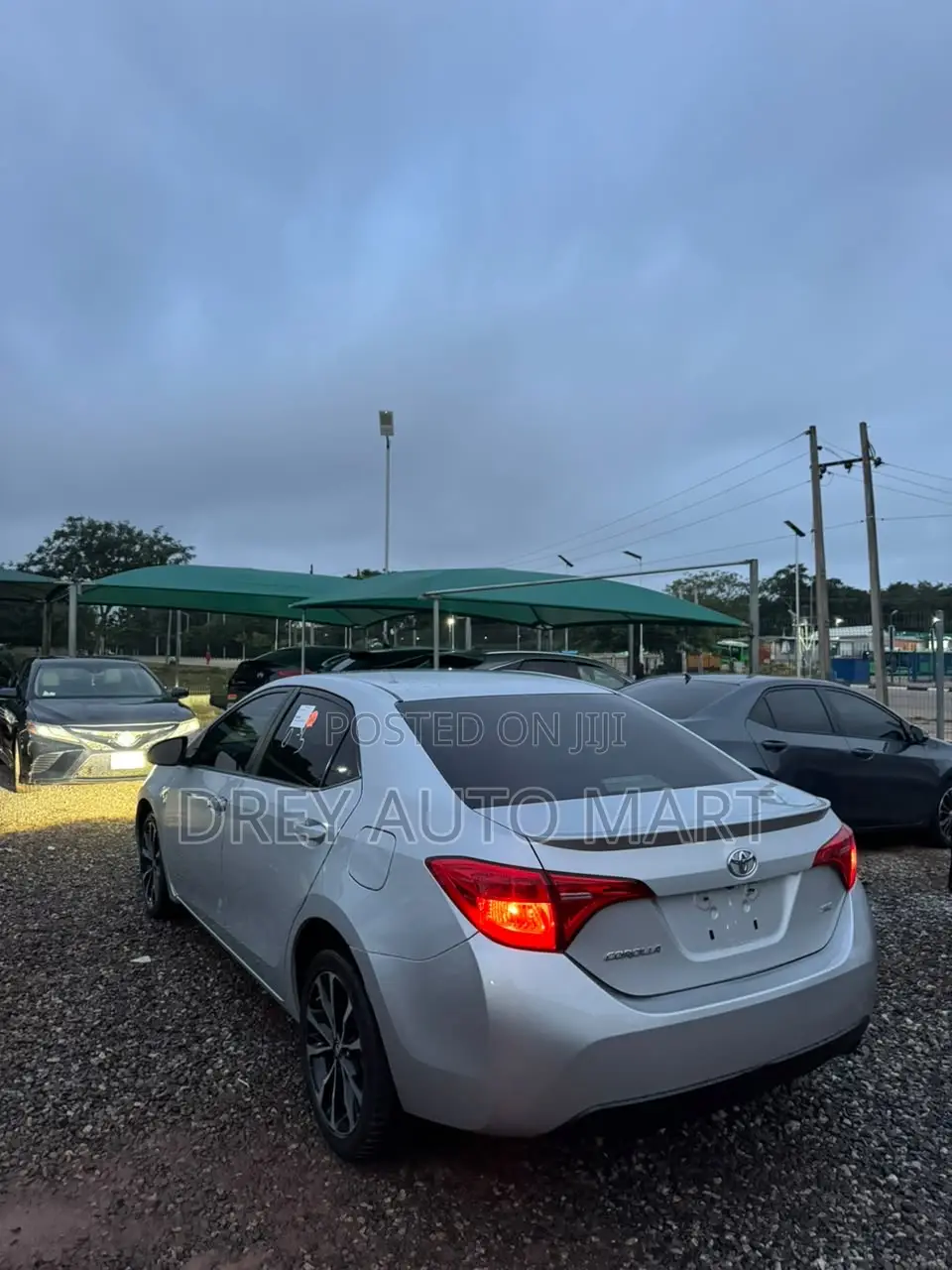 Toyota Corolla SE 4dr Sedan (1.8L 4cyl CVT) 2017 Silver