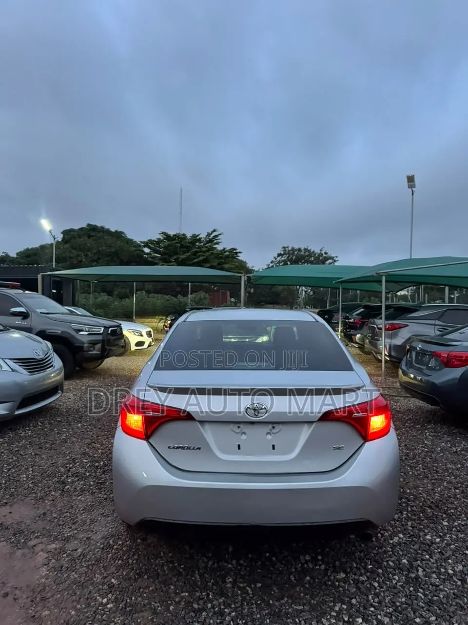 Toyota Corolla SE 4dr Sedan (1.8L 4cyl CVT) 2017 Silver
