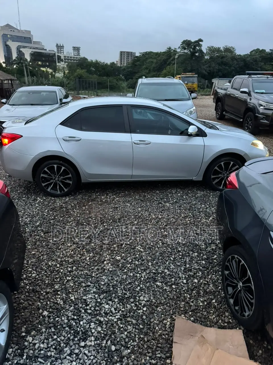 Toyota Corolla SE 4dr Sedan (1.8L 4cyl CVT) 2017 Silver