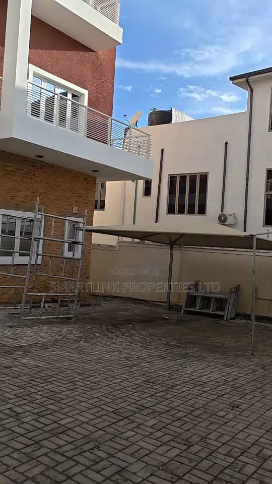 5bdrm Duplex in Guzape Main, Abuja for rent