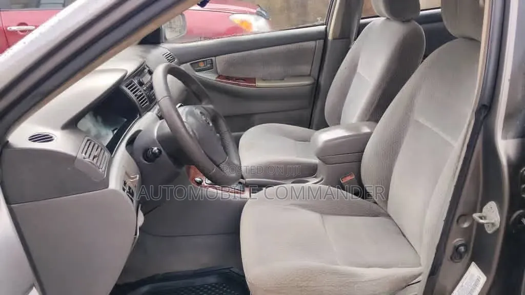 Toyota Corolla 2004 Gray