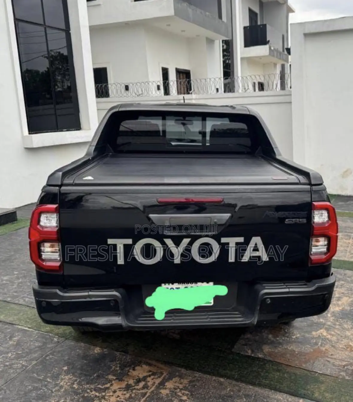Toyota Hilux 2024 Black