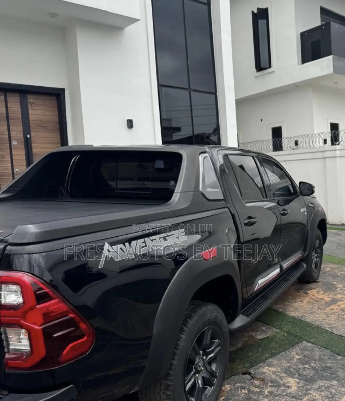 Toyota Hilux 2024 Black