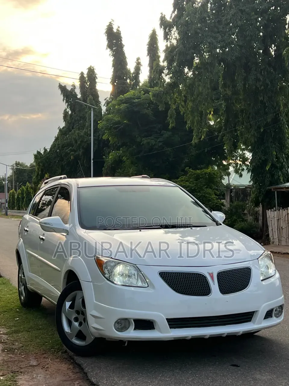 Pontiac Vibe Automatic 2004 White