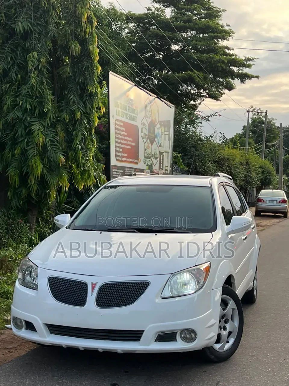 Pontiac Vibe Automatic 2004 White
