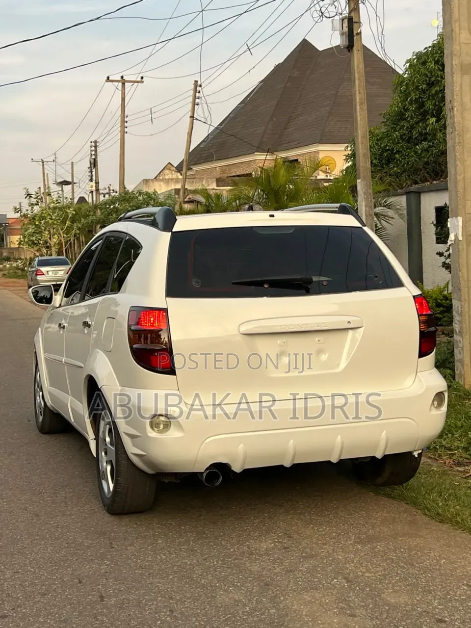 Pontiac Vibe Automatic 2004 White