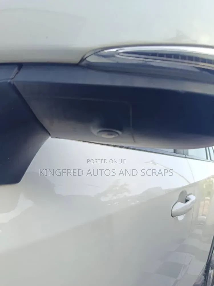 Toyota RAV4 2021 White
