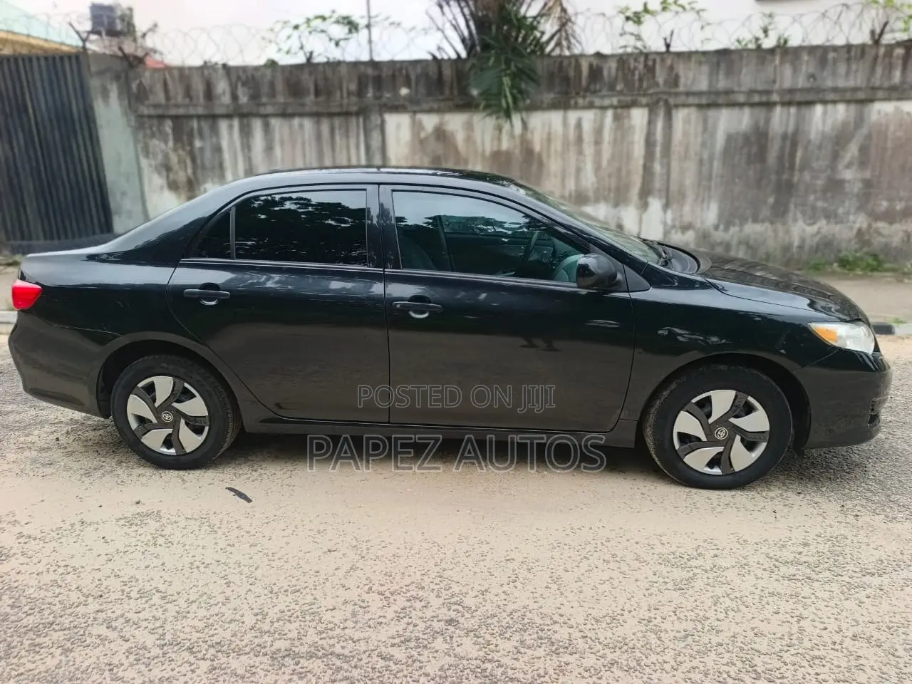 Toyota Corolla LE 4dr Sedan (1.8L 4cyl 4A) 2010 Black