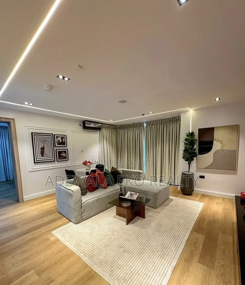 Luxury 1-Bedroom Shortlet Lekki Phase 1 – PS5, Pool 2 Balconies