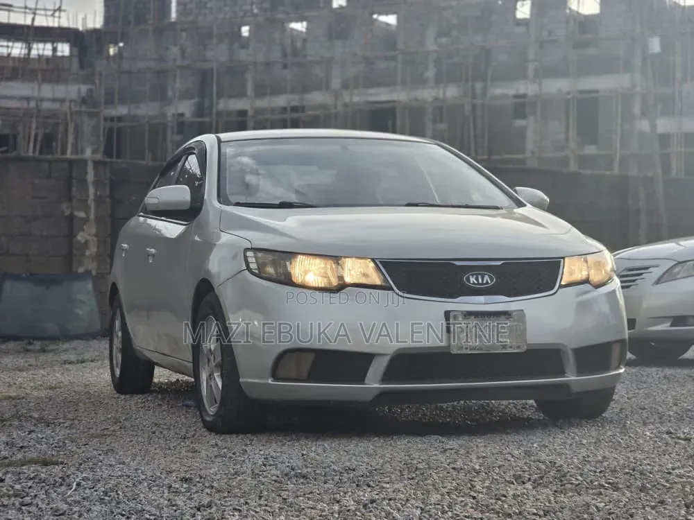 Kia Cerato 2011 Silver