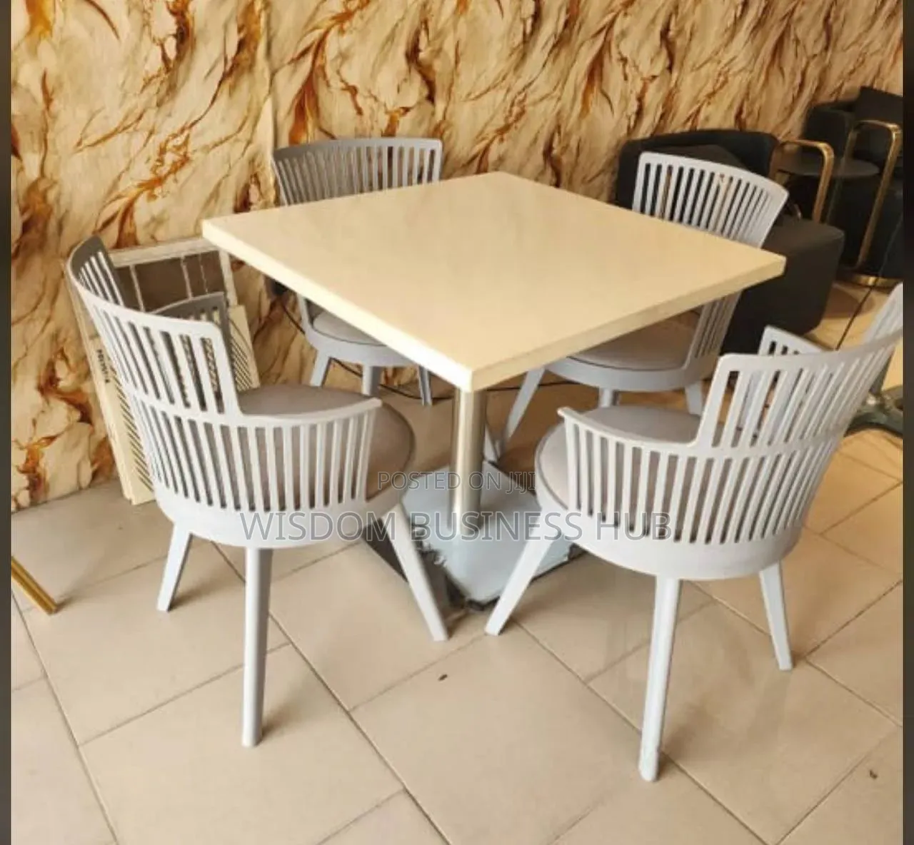 Plastic Slat Dining Set