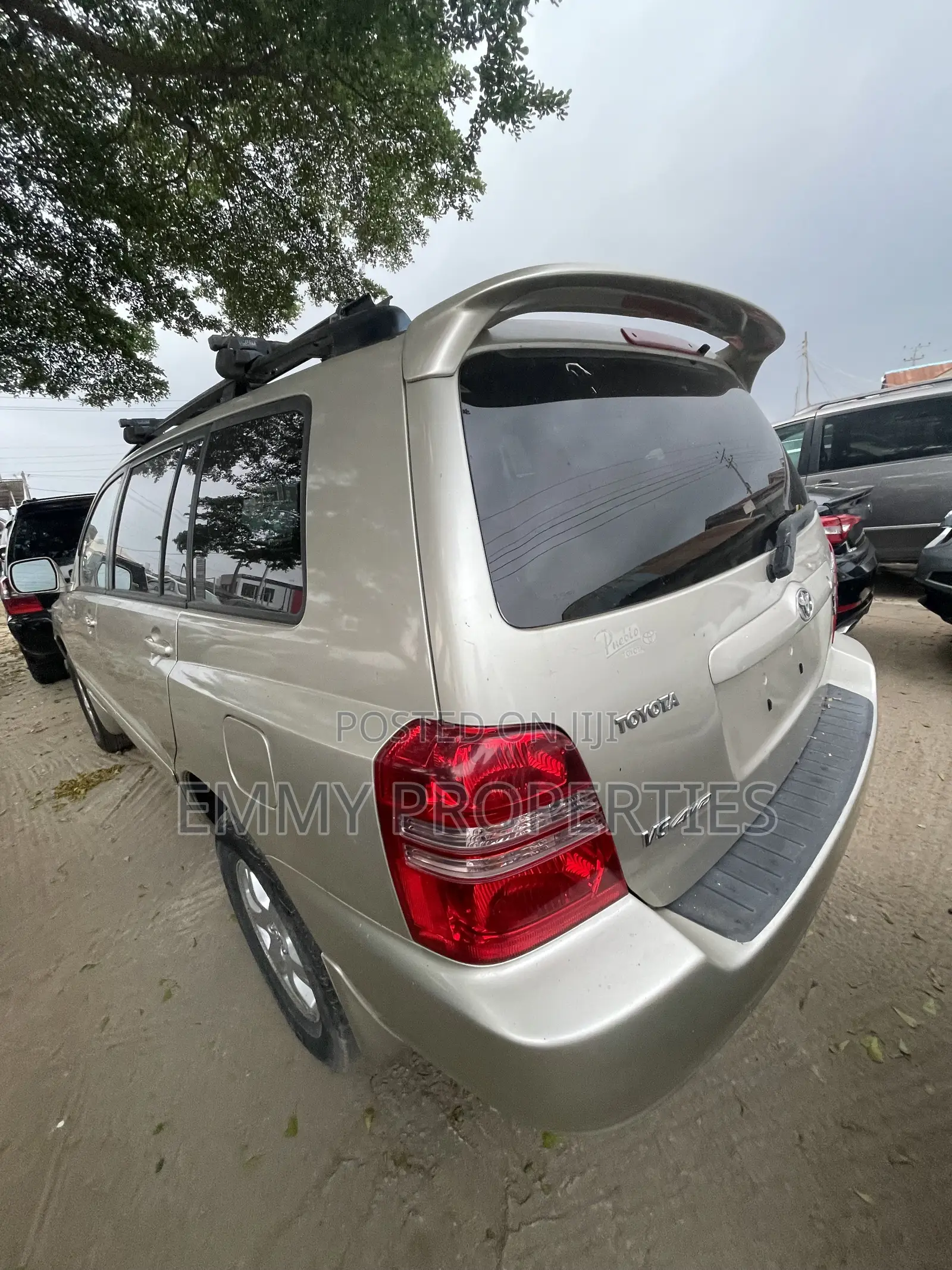 Toyota Highlander 2004 Gold