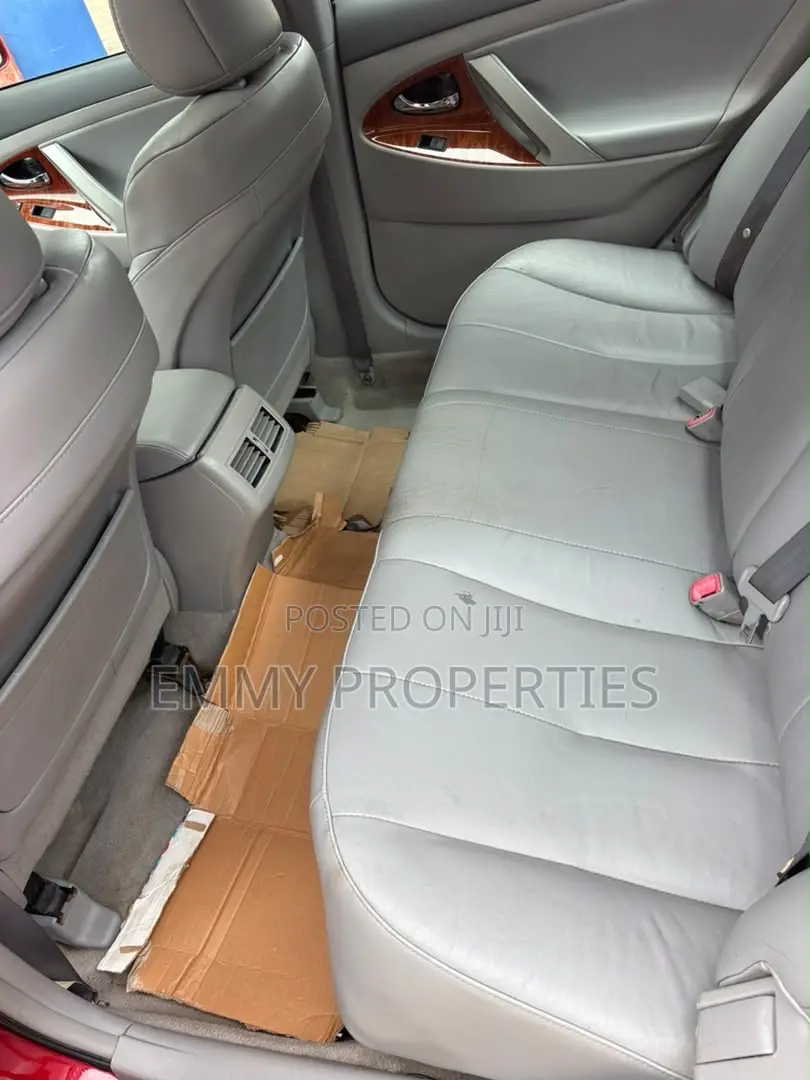 Toyota Camry LE V6 4dr Sedan (3.5L 6cyl 6AM) 2009 Red