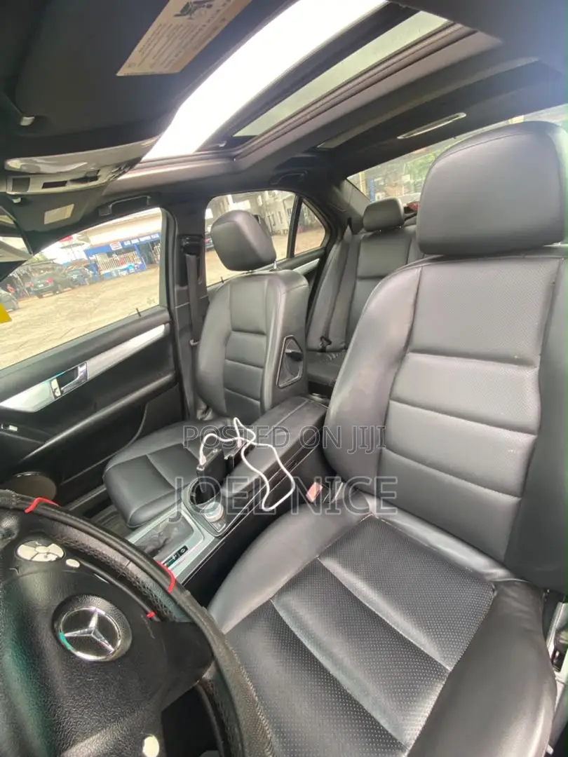 Mercedes-Benz C300 2009 Black