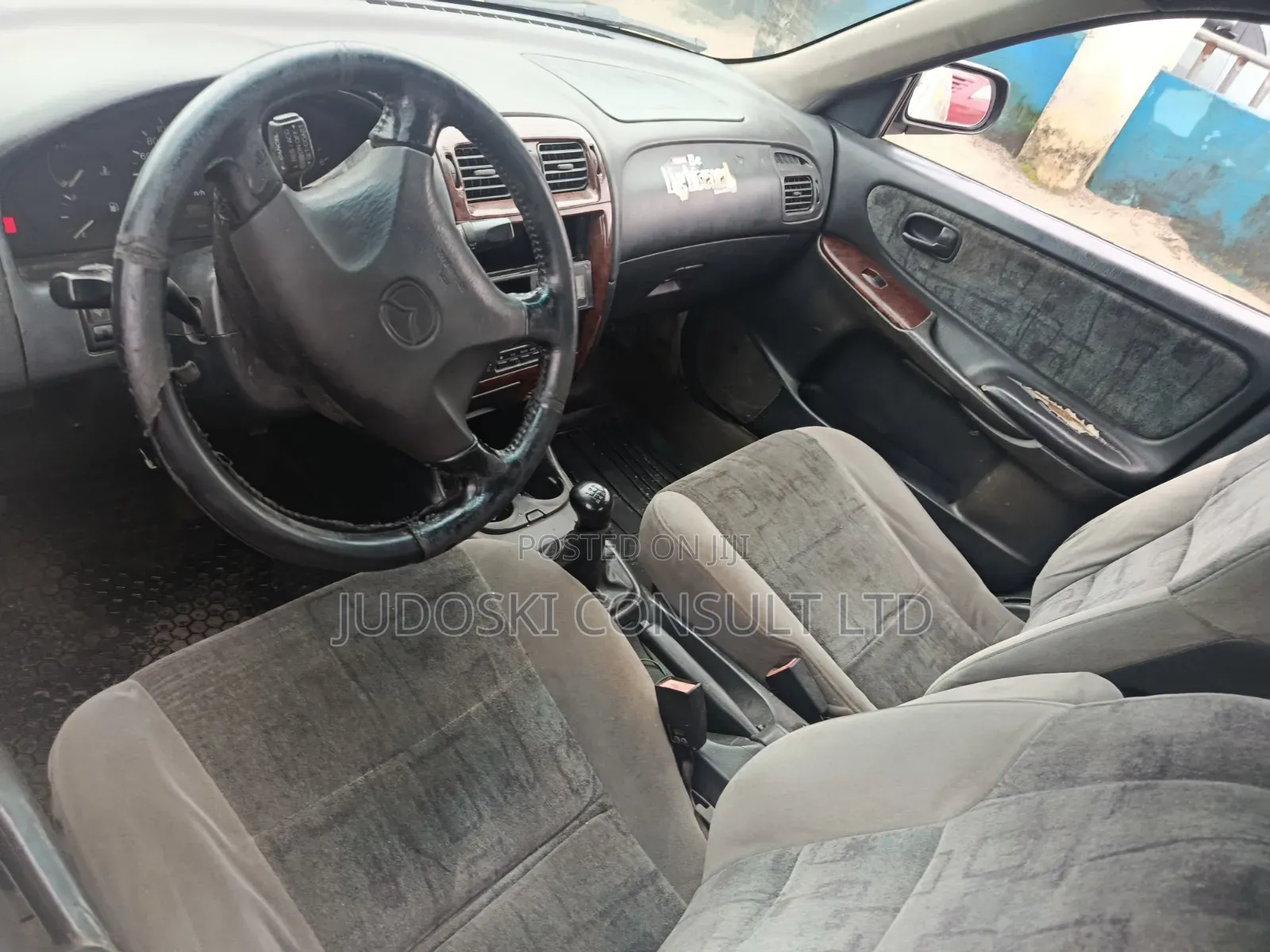 Mazda 323 2005 Gold