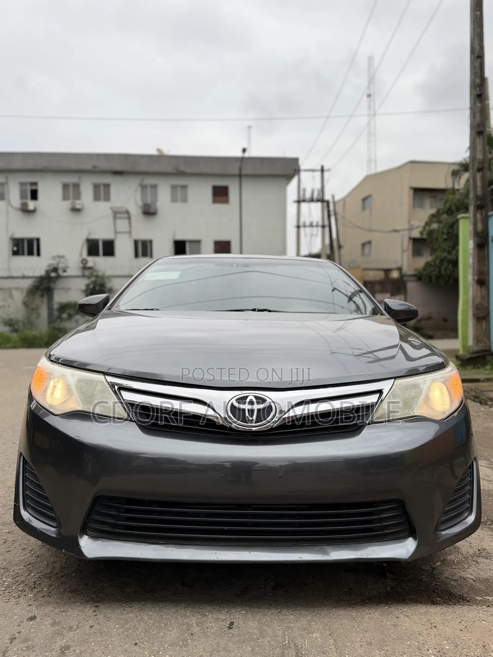 Toyota Camry LE 4dr Sedan (2.5L 4cyl 6A) 2013 Gray