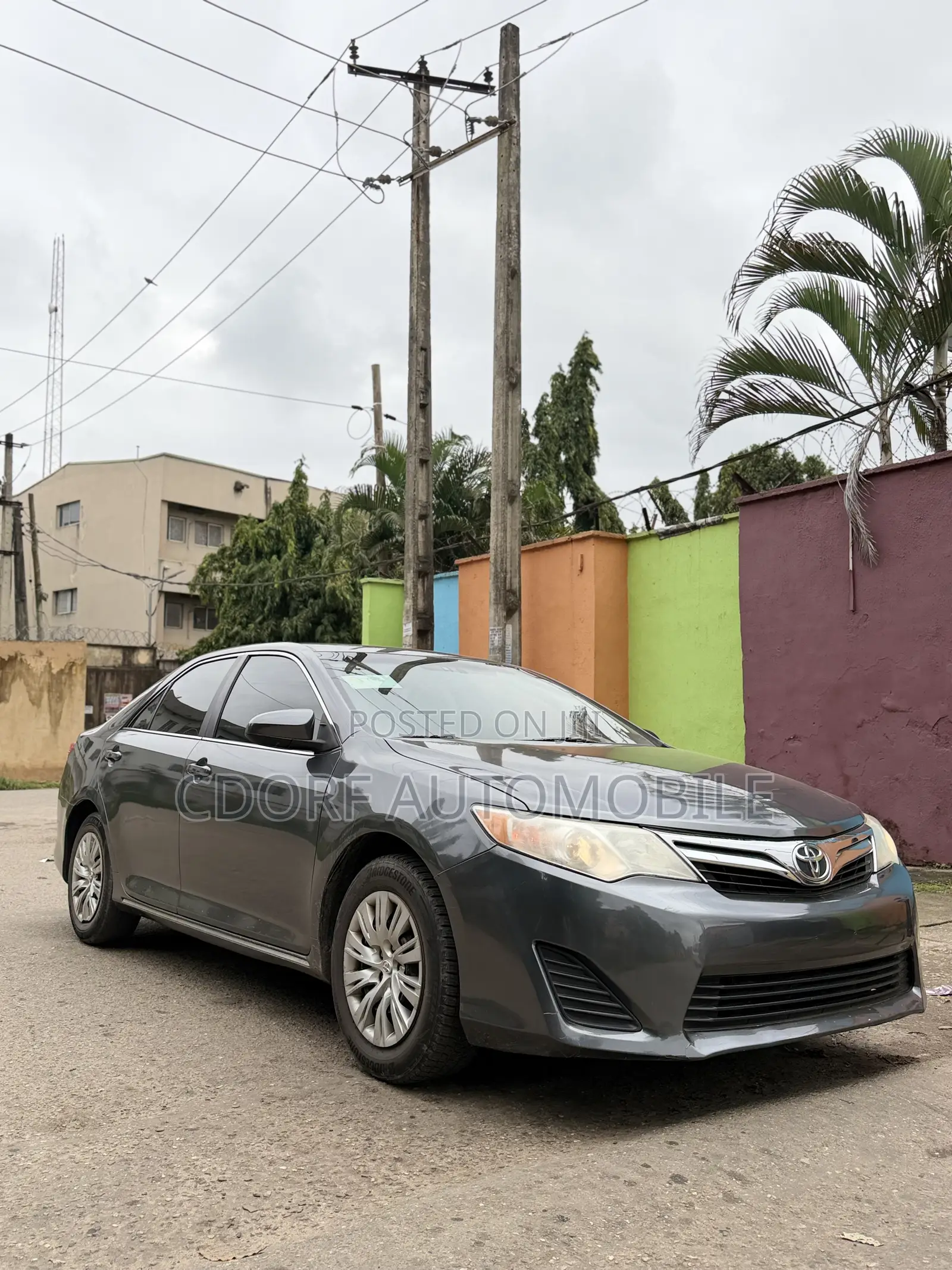 Toyota Camry LE 4dr Sedan (2.5L 4cyl 6A) 2013 Gray