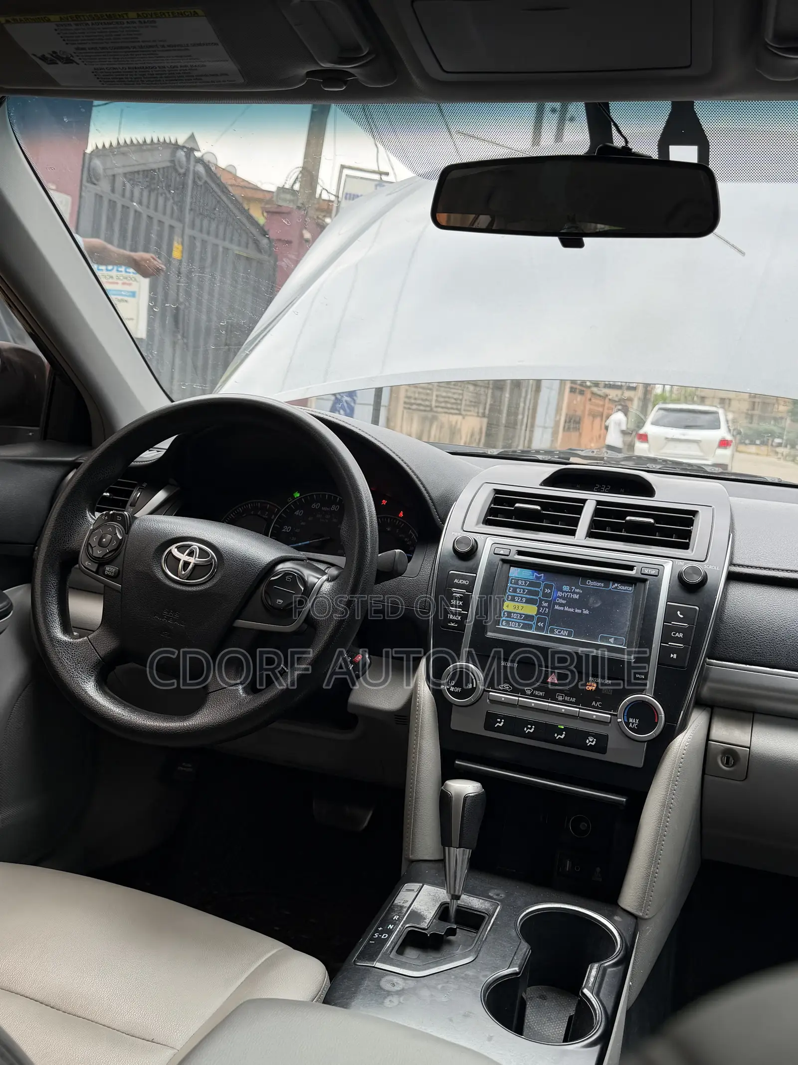 Toyota Camry LE 4dr Sedan (2.5L 4cyl 6A) 2013 Gray