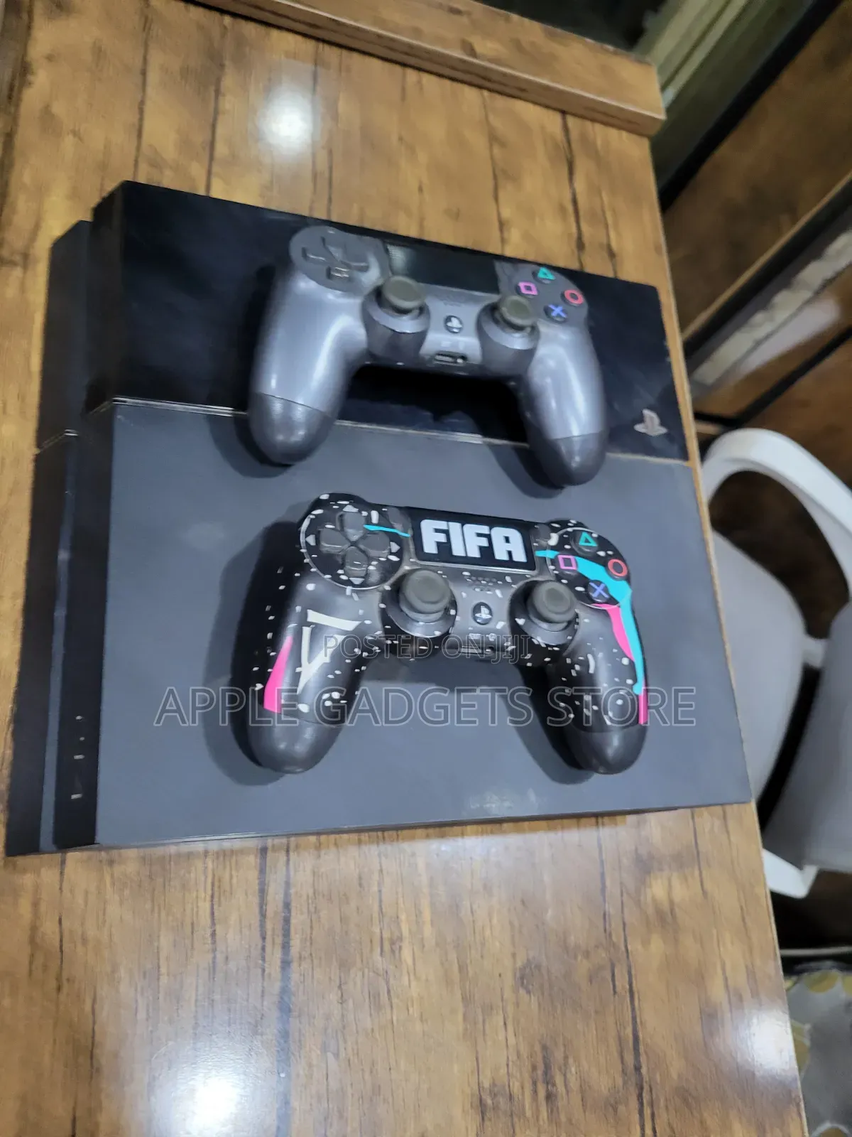 PS4 Hacked With 2 Pads