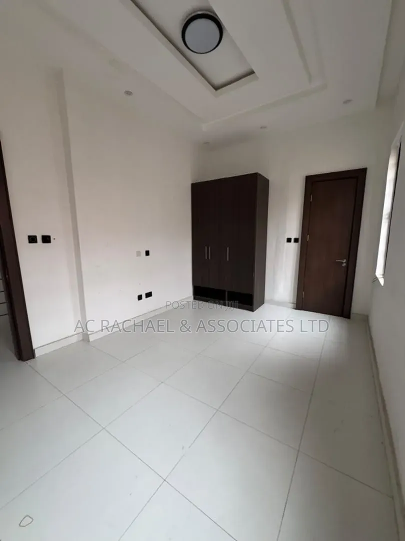 4bdrm Duplex in Ologolo Lekki for rent