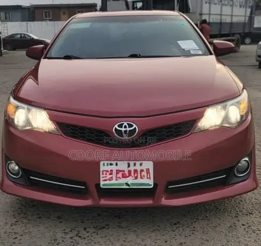 Toyota Camry SE 4dr Sedan (2.5L 4cyl 6A) 2013 Red