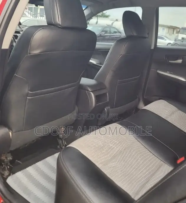 Toyota Camry SE 4dr Sedan (2.5L 4cyl 6A) 2013 Red
