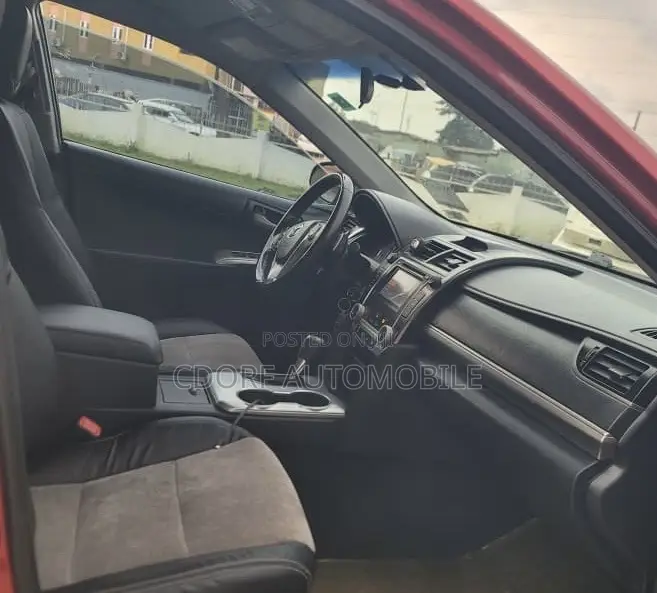 Toyota Camry SE 4dr Sedan (2.5L 4cyl 6A) 2013 Red