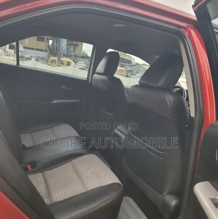 Toyota Camry SE 4dr Sedan (2.5L 4cyl 6A) 2013 Red