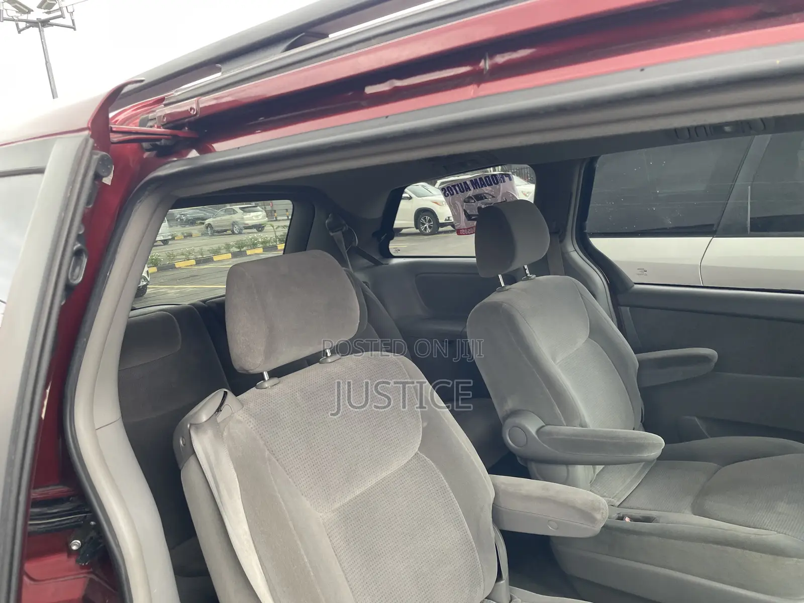 Toyota Sienna LE AWD (3.3L V6 5A) 2004 Red