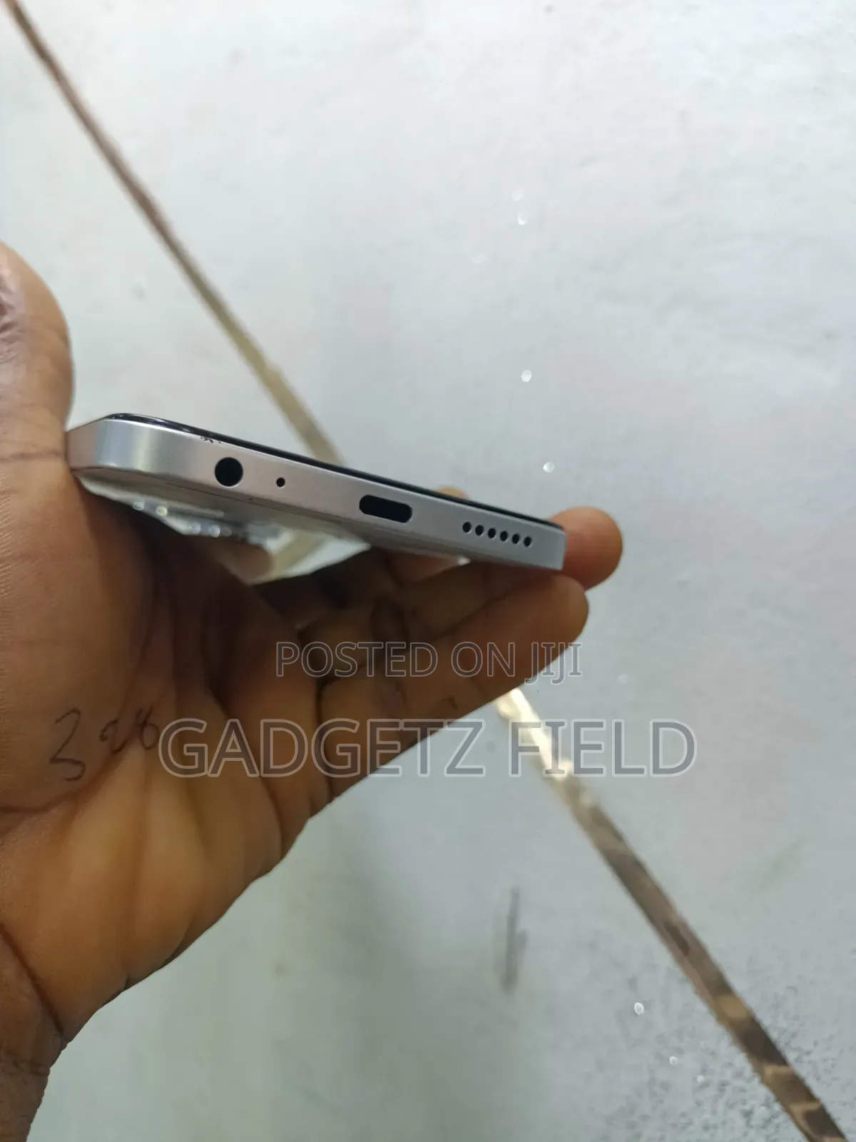 Tecno Spark 30 128 GB White