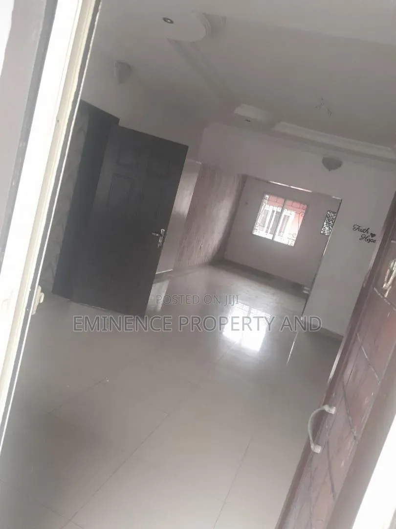 3bdrm Apartment in Osapa london for rent