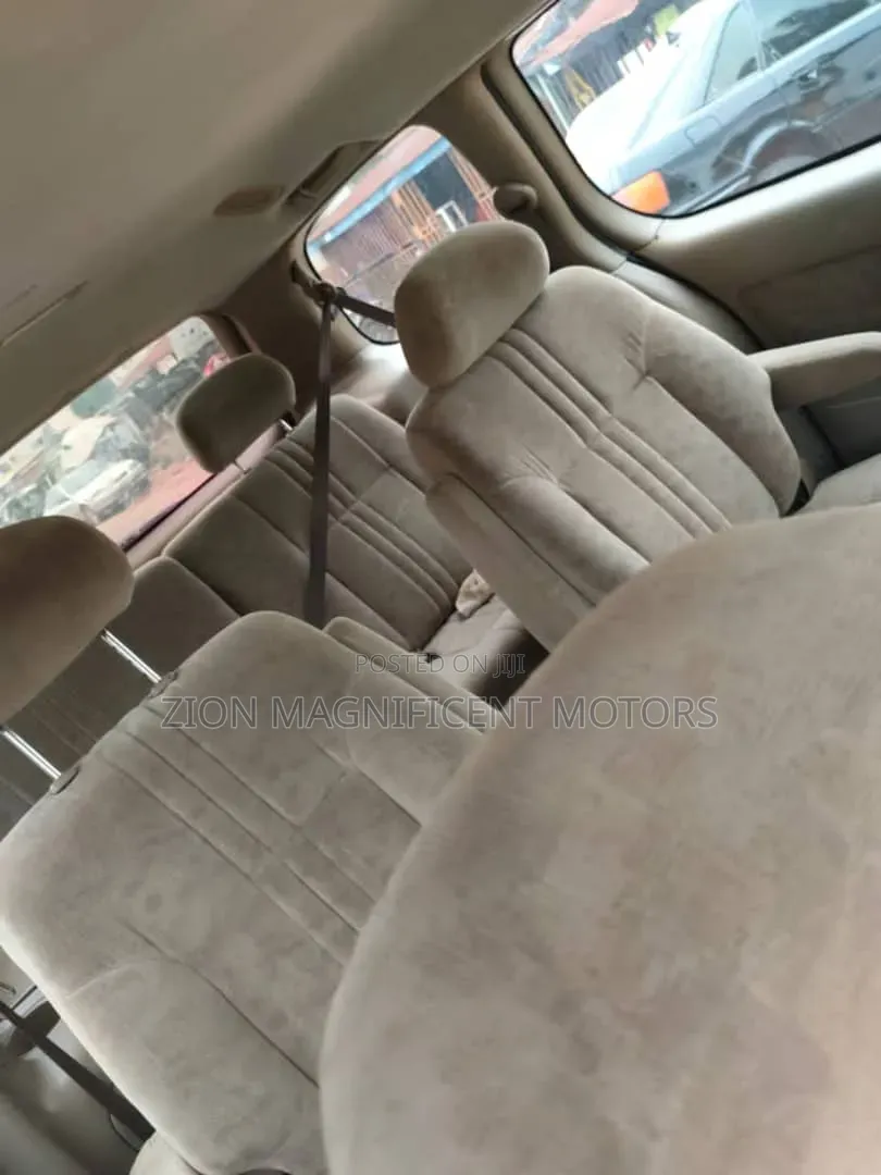 Toyota Sienna 2002 Brown