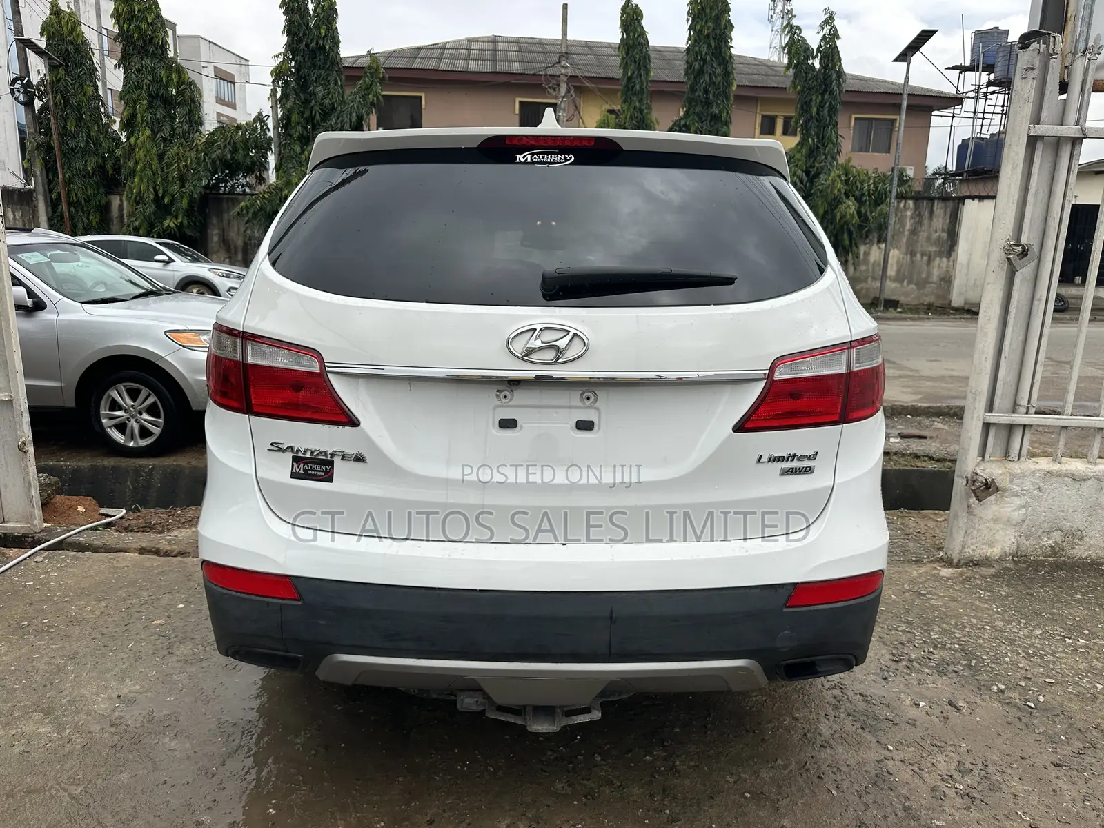Hyundai Santa Fe Limited w/Saddle Interior 4dr SUV AWD (3.3L 6cyl 6A)