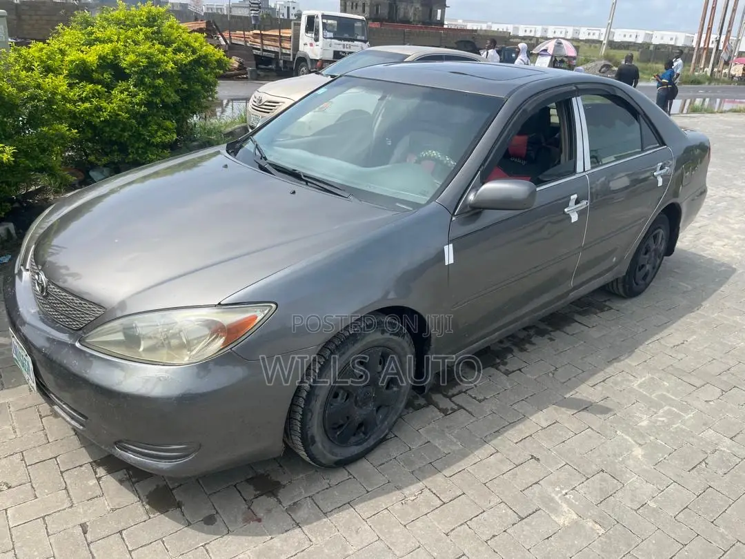 Toyota Camry 2005 Gray