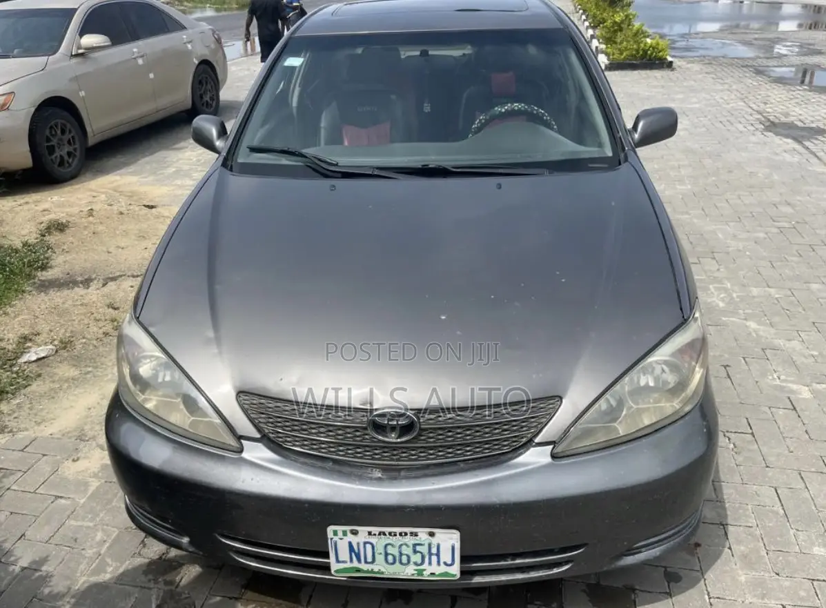 Toyota Camry 2005 Gray