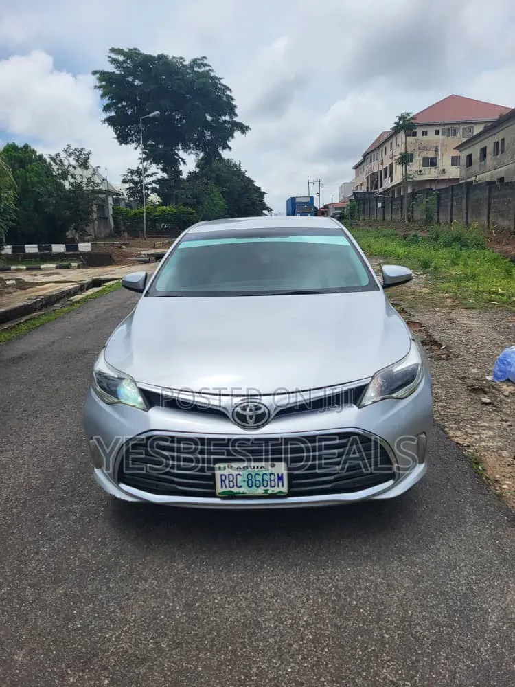 Toyota Avalon Limited 4dr Sedan (3.5L 6cyl 6A) 2015 Silver