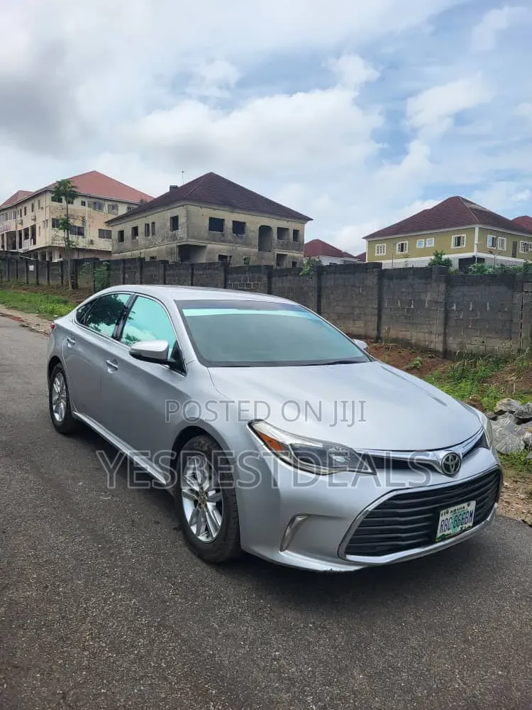 Toyota Avalon Limited 4dr Sedan (3.5L 6cyl 6A) 2015 Silver
