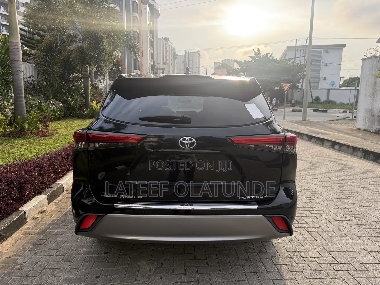 Toyota Highlander Platinum 2022 Black