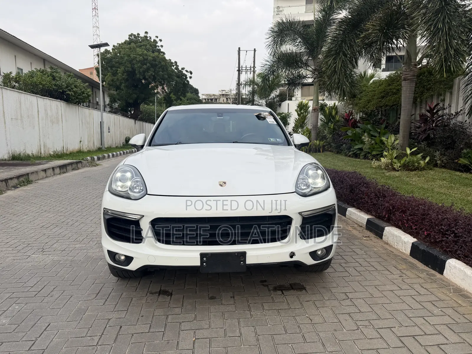Porsche Cayenne Platinum Edition AWD 2017 White