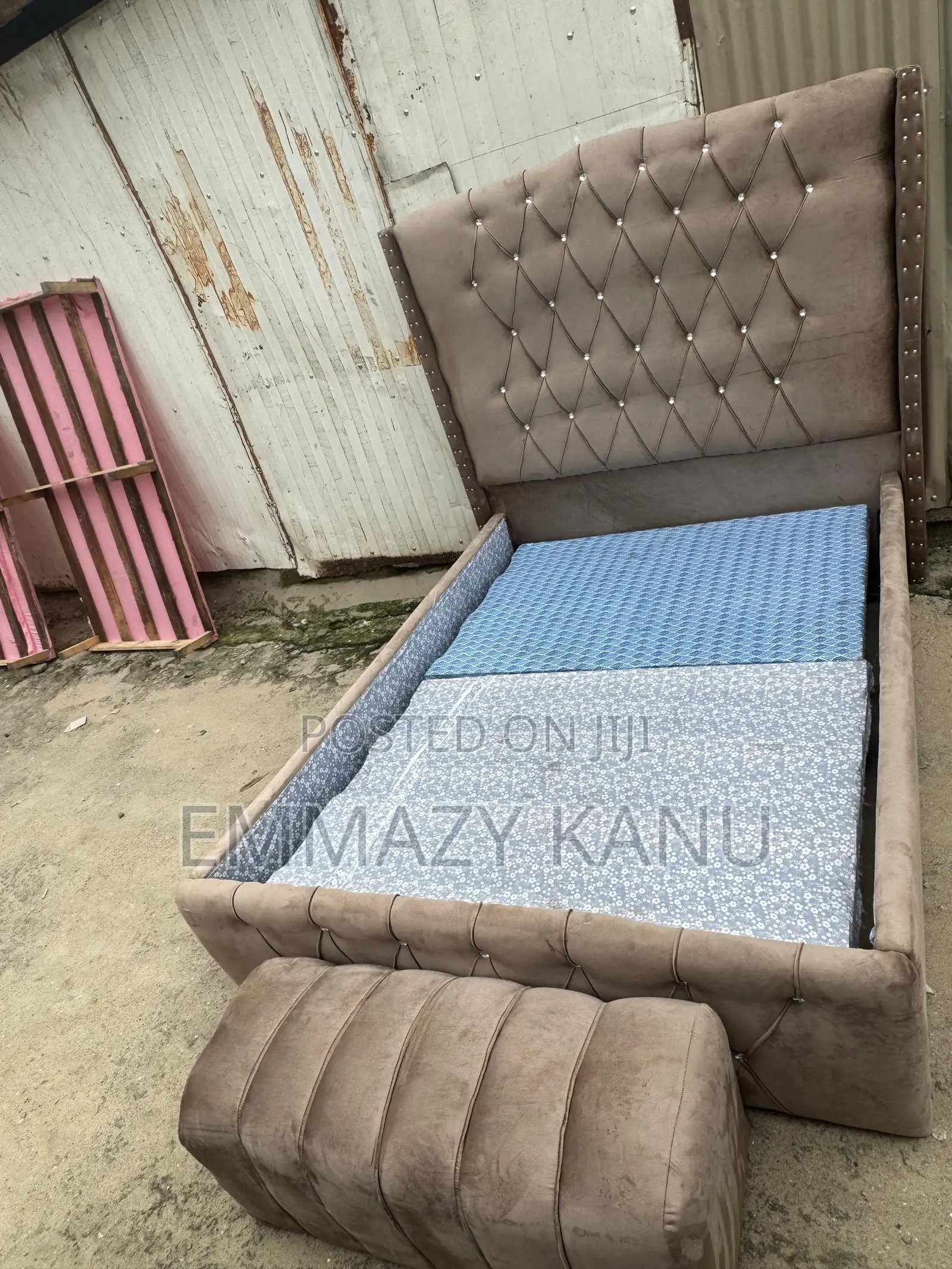 Luxury 4.5 X 6 Upholstered Bed Frame With Ottoman