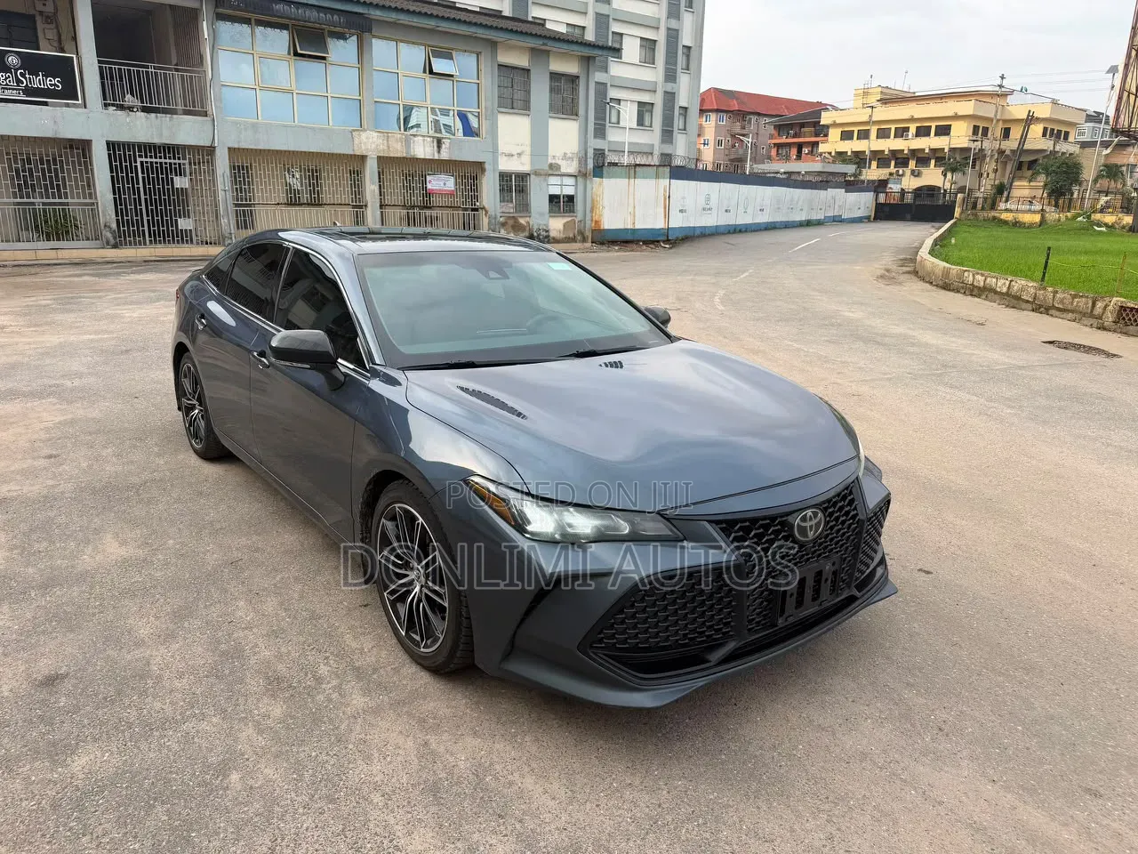 Toyota Avalon XSE 2020 Gray