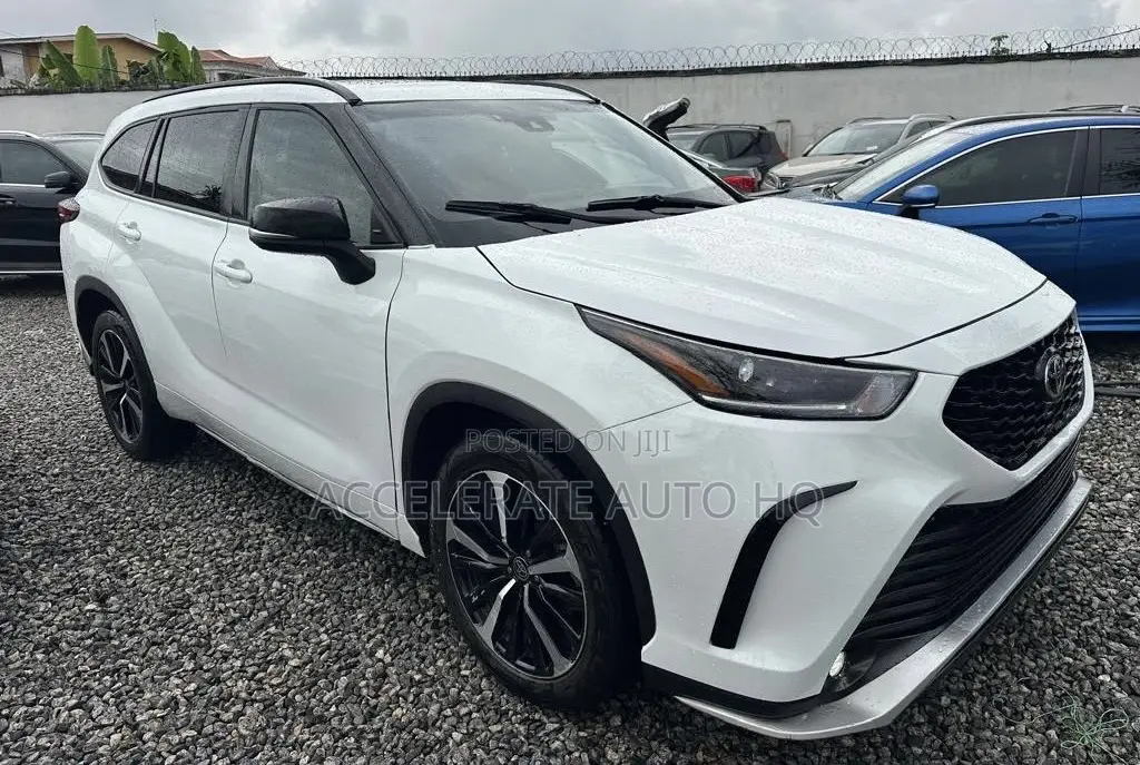 Toyota Highlander XSE 2022 White