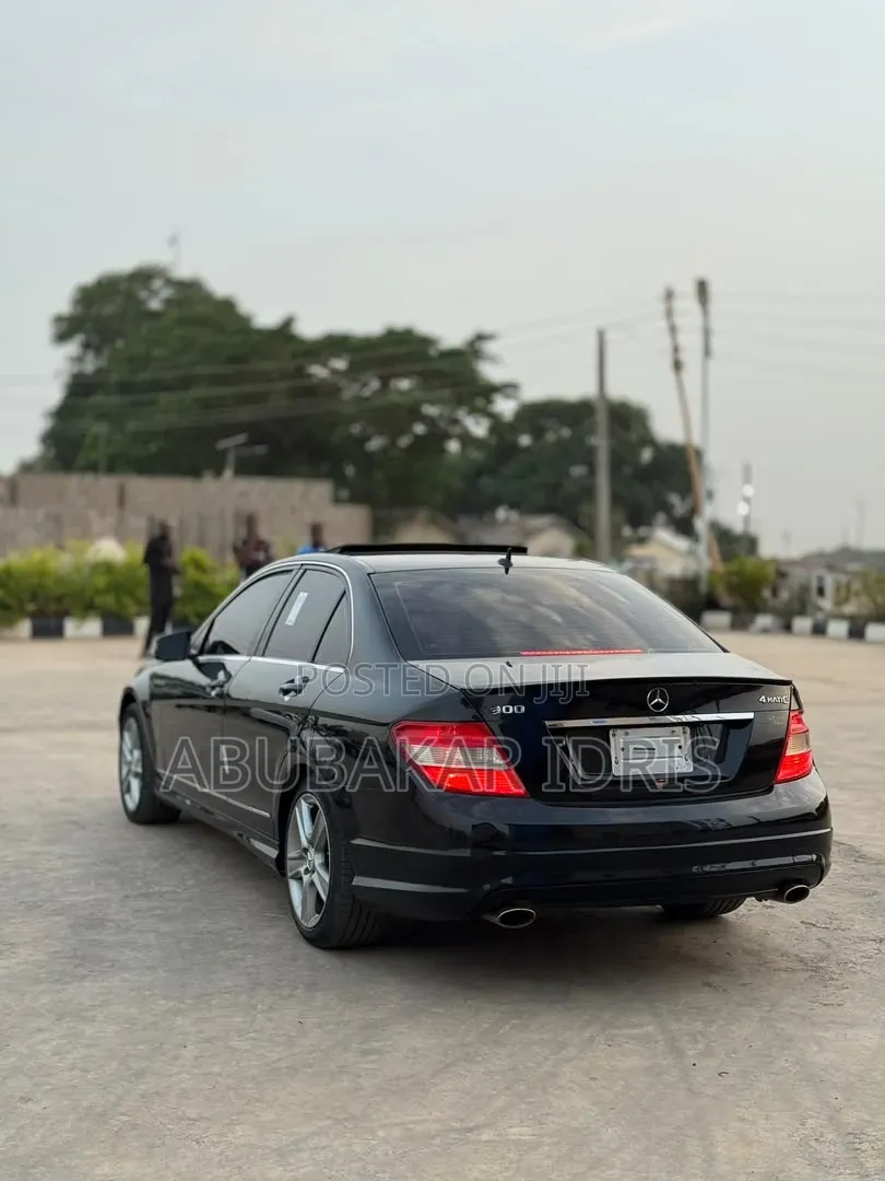 Mercedes-Benz C300 2010 Black