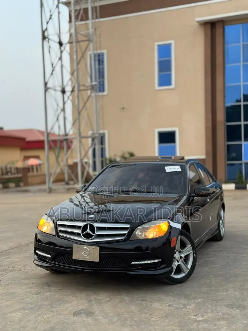 Mercedes-Benz C300 2010 Black