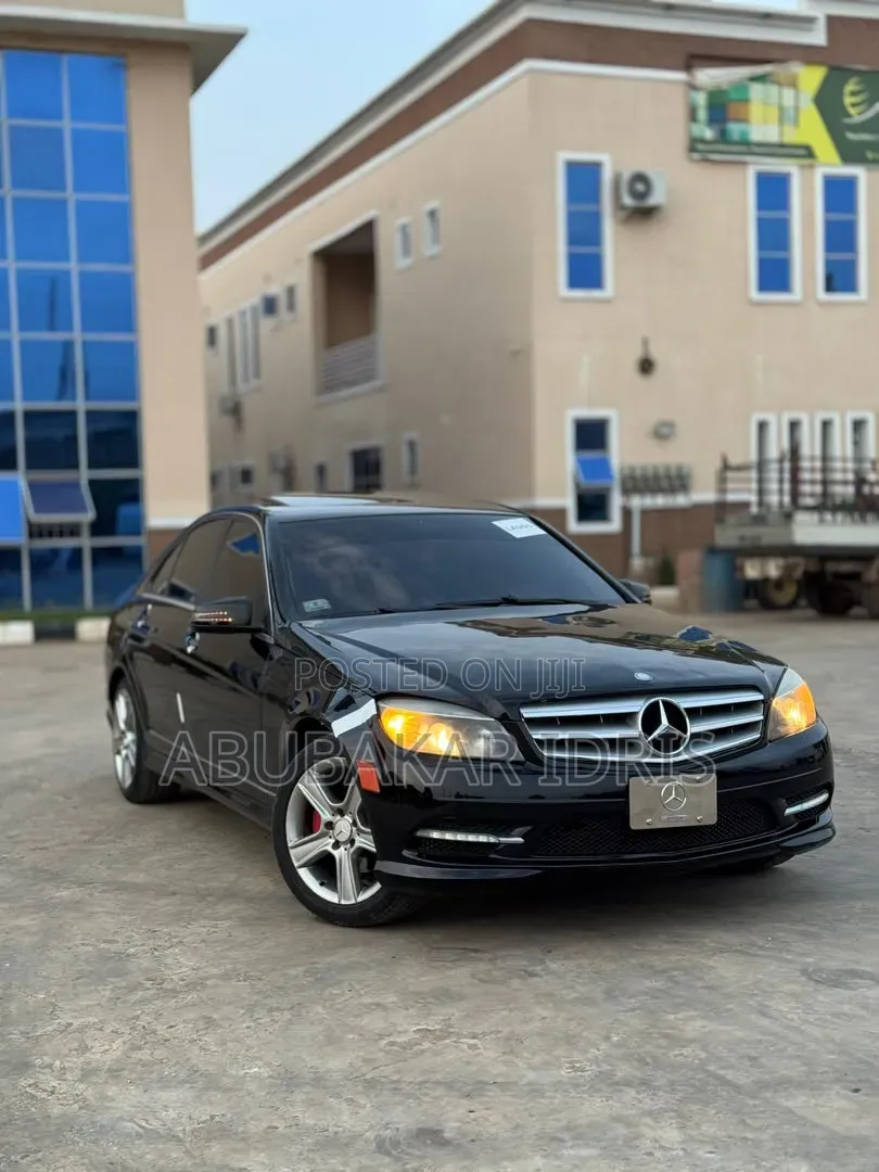 Mercedes-Benz C300 2010 Black