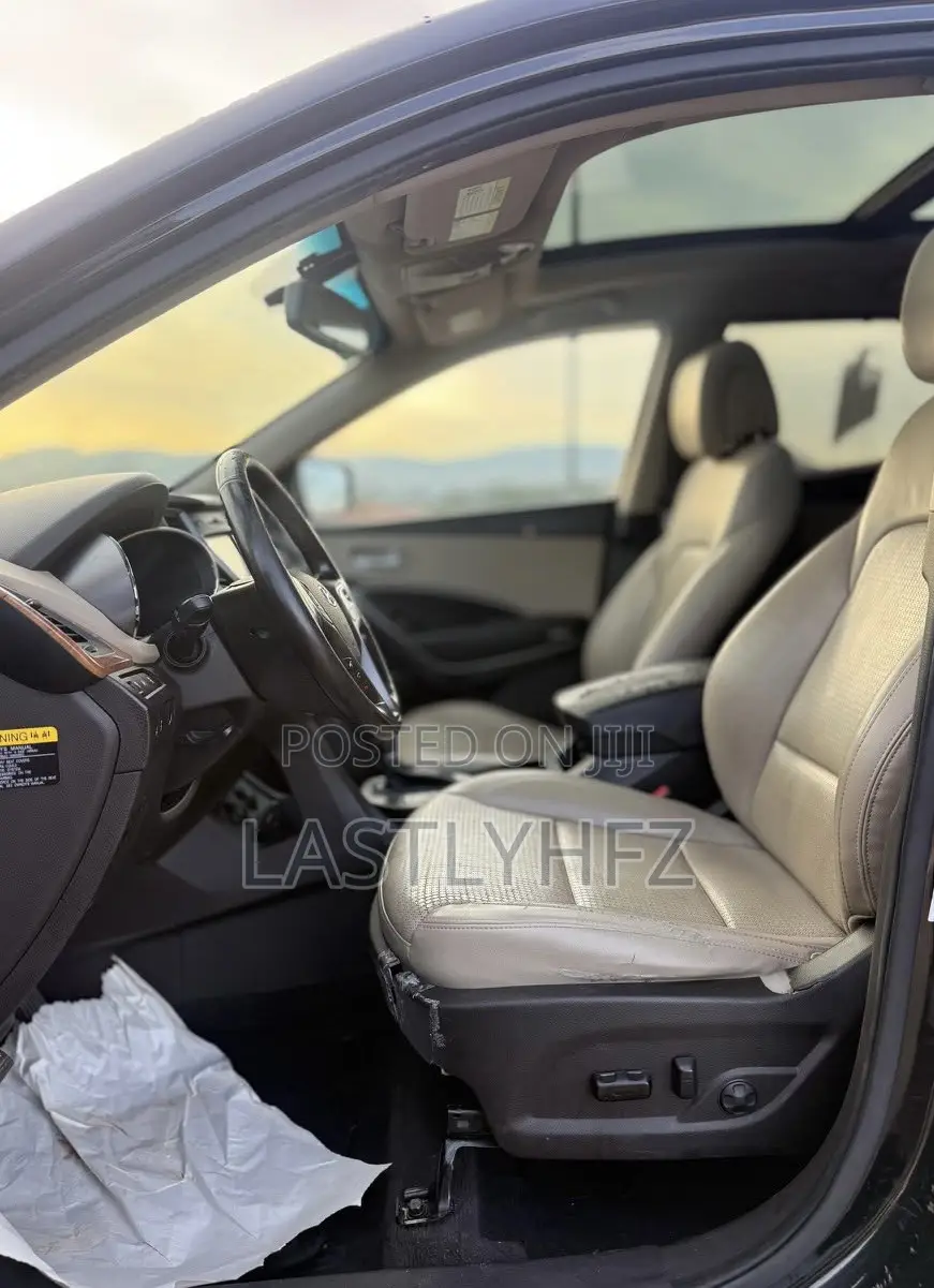 Hyundai Santa Fe Limited 4dr SUV AWD (3.3L 6cyl 6A) 2014 Black