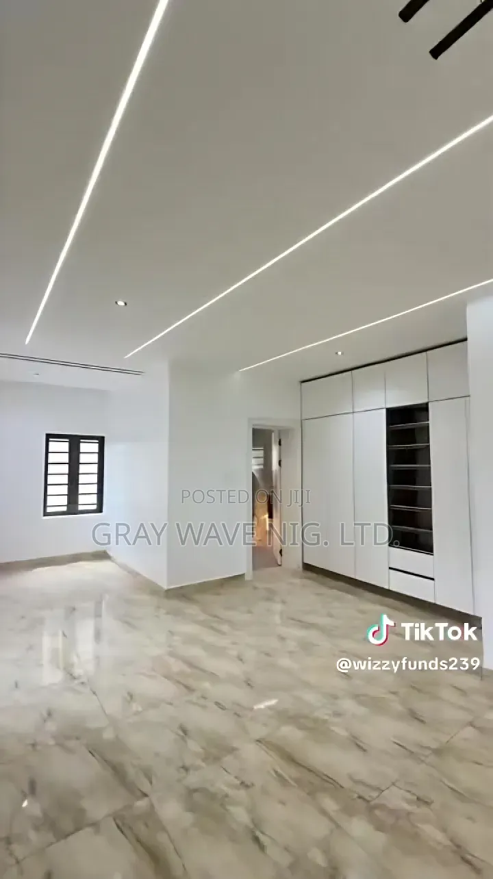 5bdrm Duplex in Lokogoma for sale